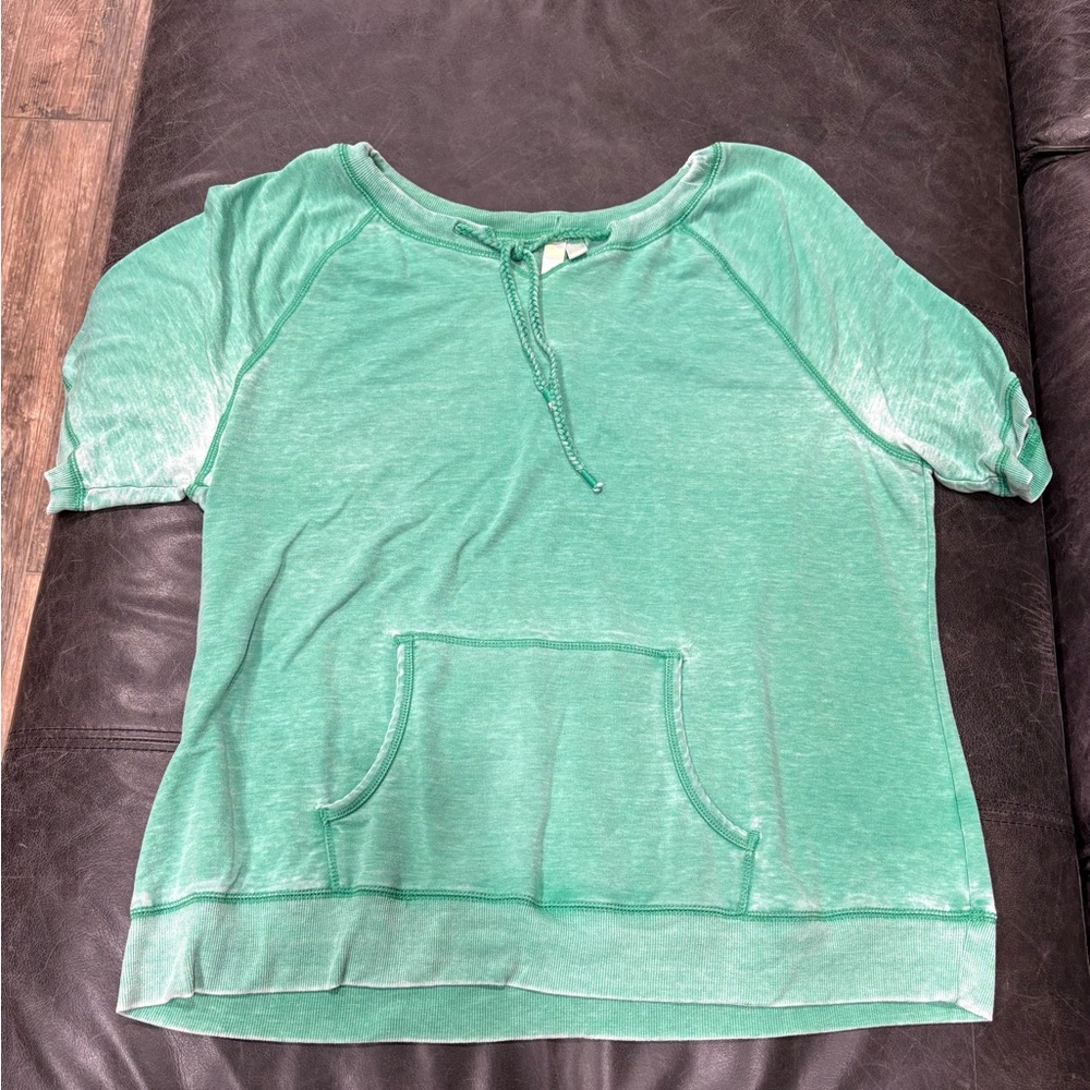 Green Short Sleeve Pullover Top